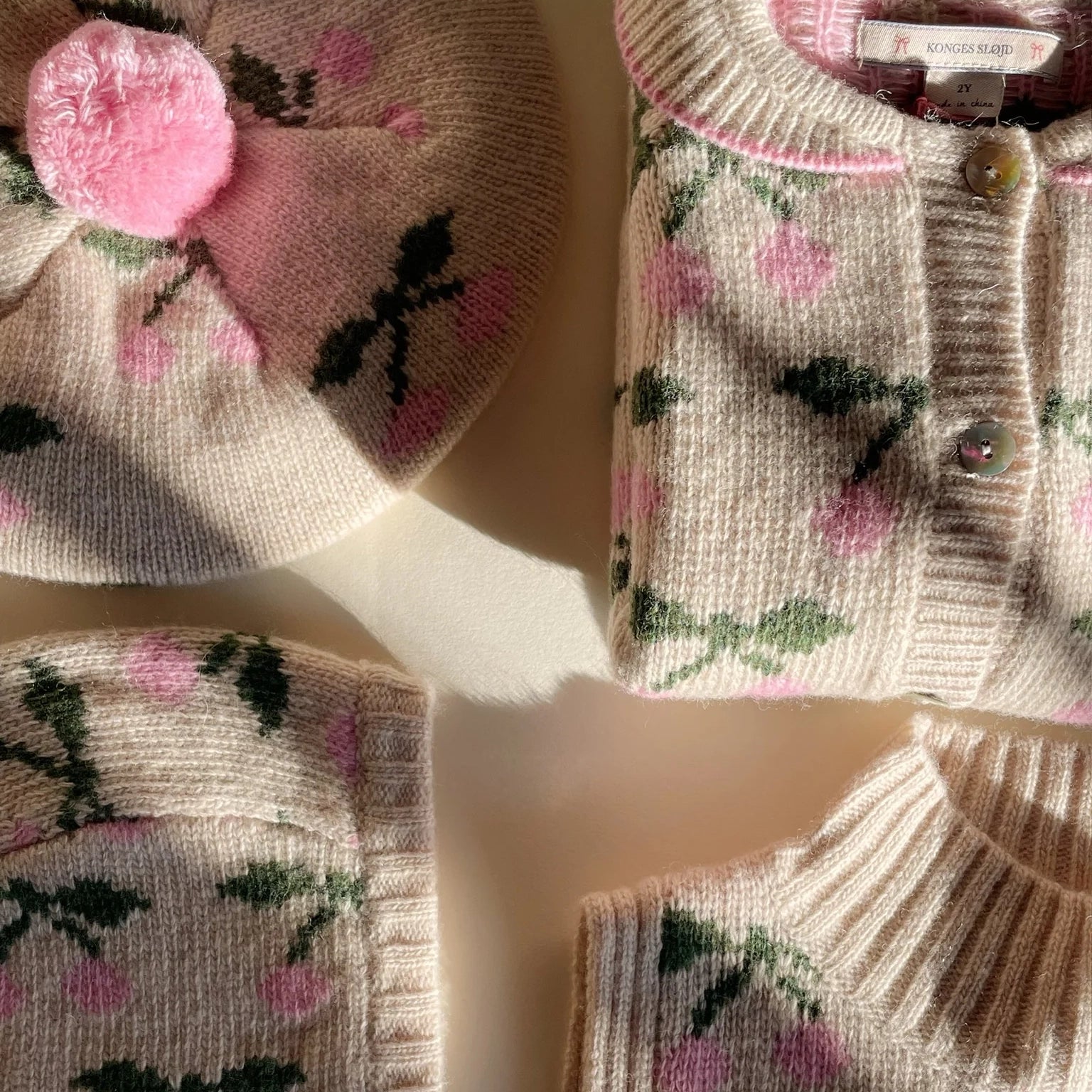 BELOU KNIT BALACLAVA - CHERRY