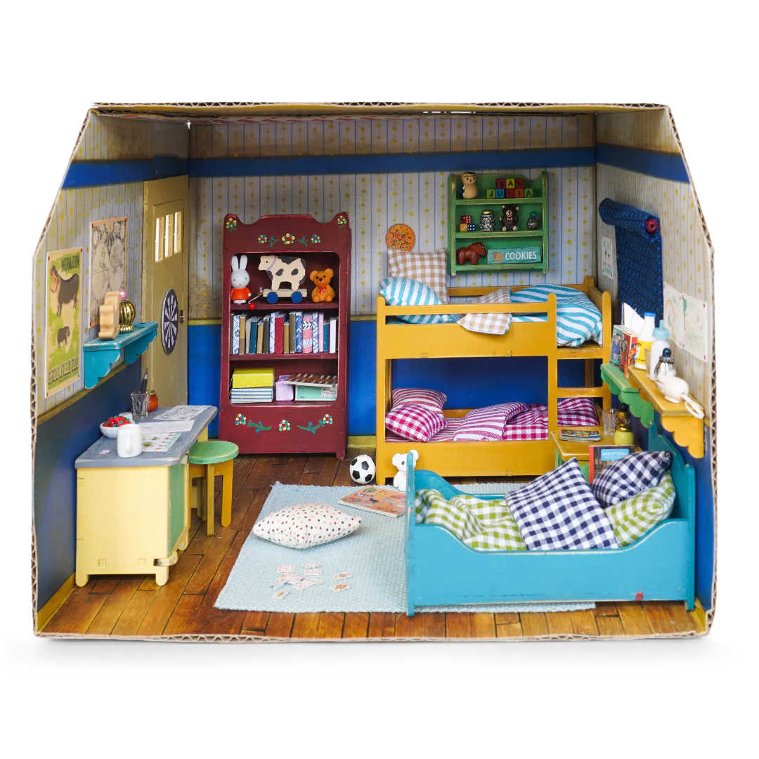 CARDBOARD KIDS' BEDROOM