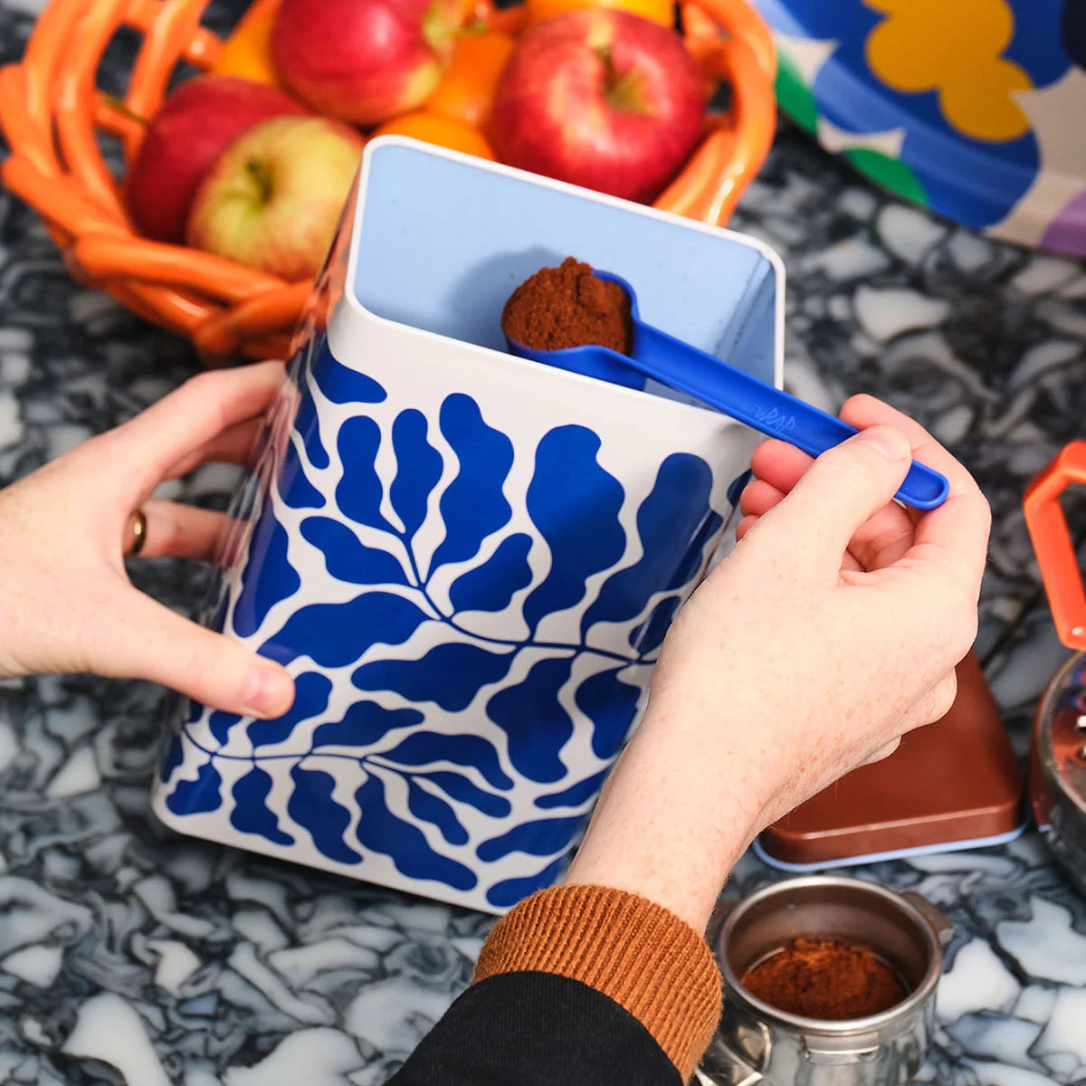 Leaves Coffee Tin