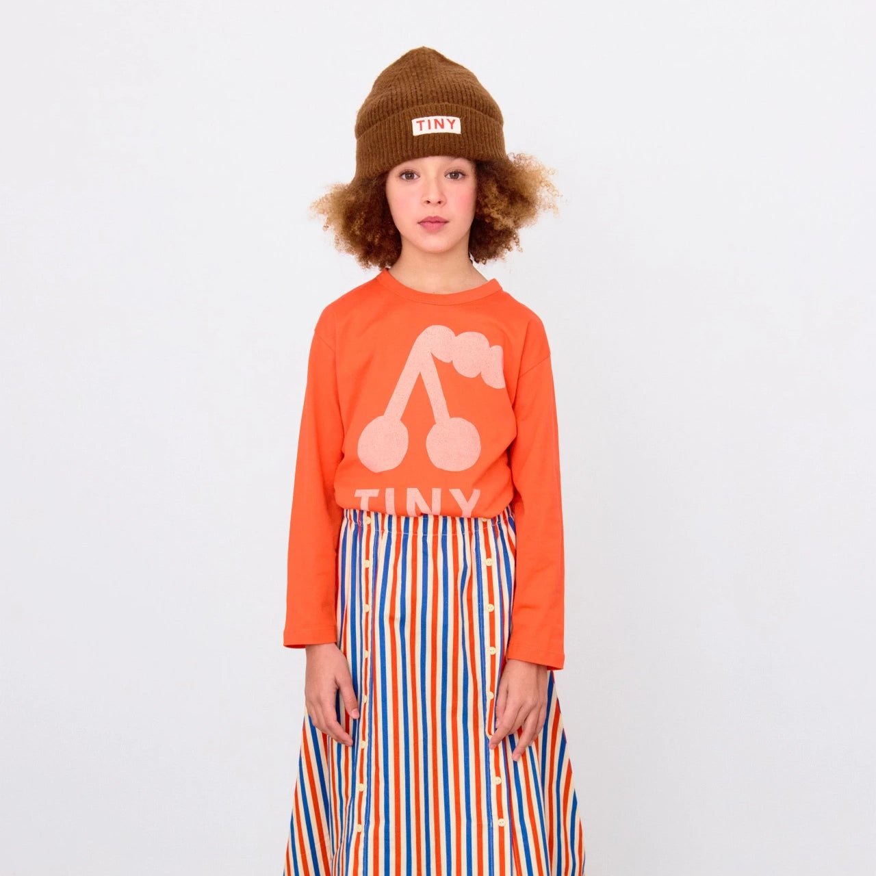 CHERRY GRAPHIC SLEEVE TEE