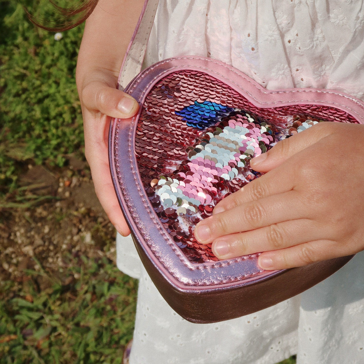 TUT HEART SEQUIN BAG