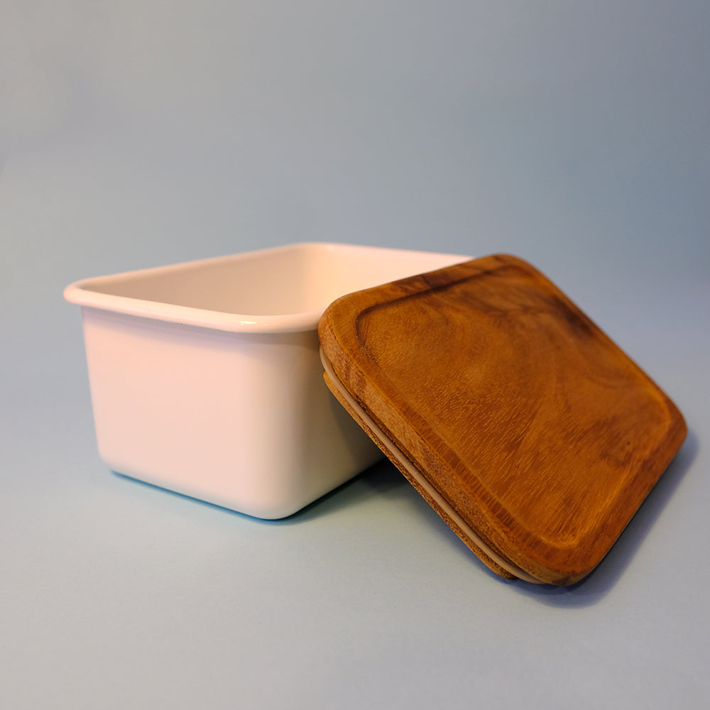 Enamel lunch box with wooden lid