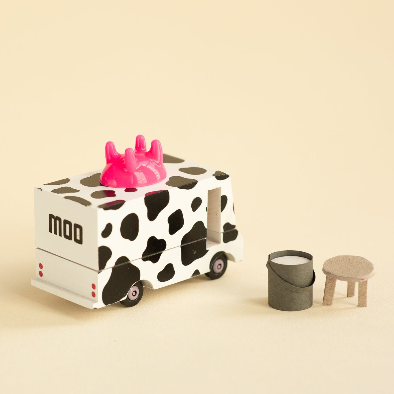 Candyvan 'Moo' Milk Van